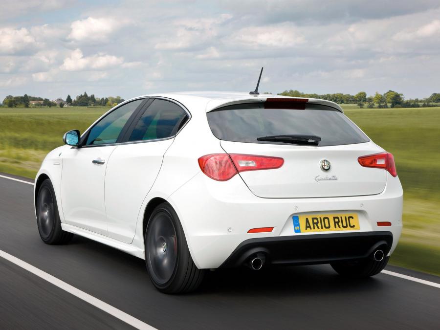  Alfa Romeo Giulietta 2010 года  (UK) (фото 55 из 67)